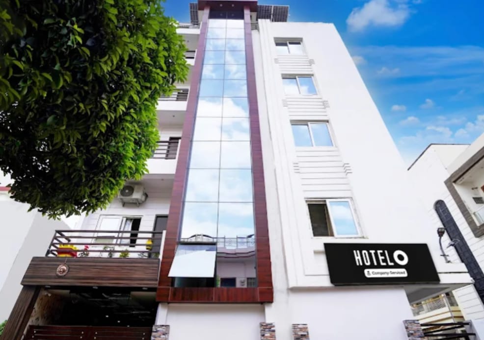 Super Hotel O BLW, Kakarmatta (Near Banaras Junction) 